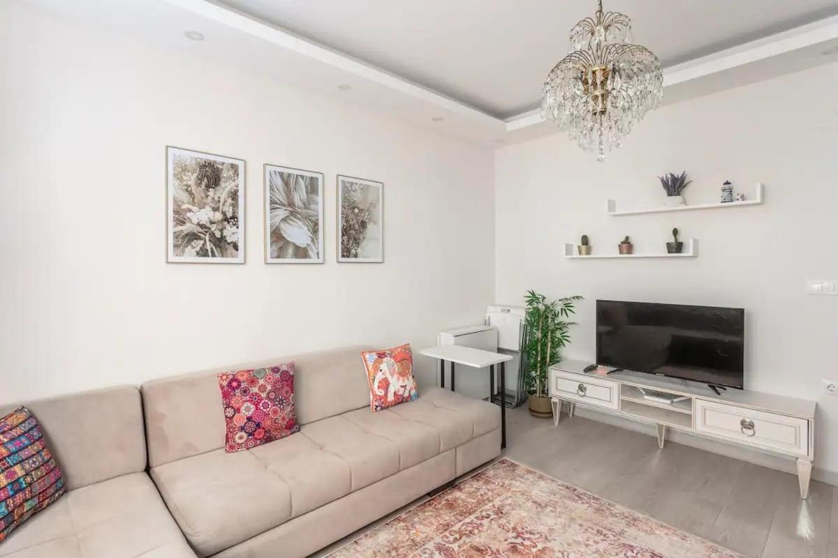 Istanbul'Un Merkezinde Cevahir Avm Karsisi 1+1 Yeni Ev Buitenkant foto